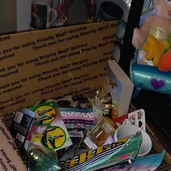 🌻Beauty Mystery Box 3 Left! Mystery Box! 🌻 - Picture 3 of 6